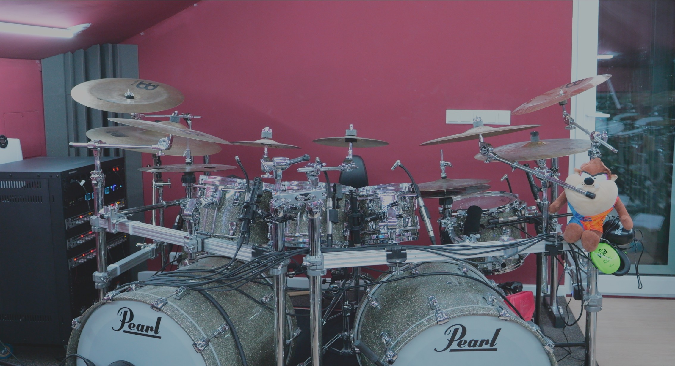 who-we-are The Pearl Reference Series double bass drum kit with 5 toms is engineered specifically to deliver studio-grade sound tailored to any genre. Its unique dynamic shell composition combined with dual bass drums provides maximum sonic flexibility, punch, and tonal projection